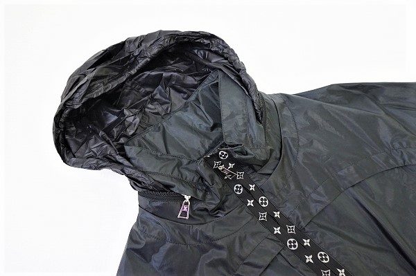 お買取したルイヴィトンのブルゾンのフード