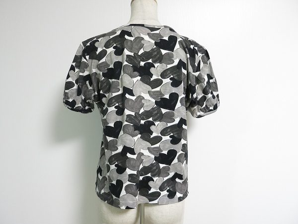 お買取したユーバイウンガロのTシャツの後ろ お買取したユーバイウンガロのTシャツの後ろ
