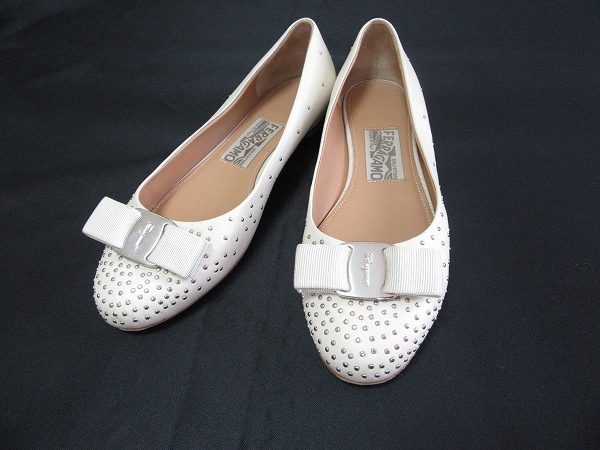 [お買取]フェラガモ｜大人カジュアルコーデにもってこいなパンプス