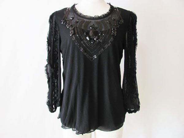 【伊太利屋】大きなビジューに心奪われるカットソーをお買取しました