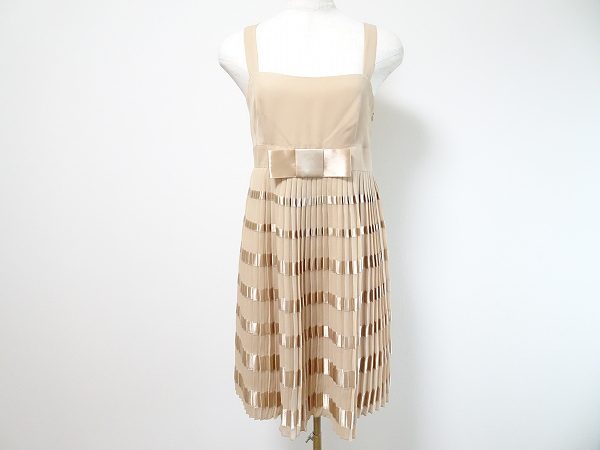 [お買取]ヴァレンティノ｜上品な可愛らしさが光るベージュワンピース