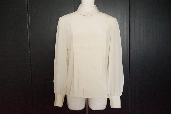【セリーヌ】美しい光沢感を持つシルクブラウスをお買取しました