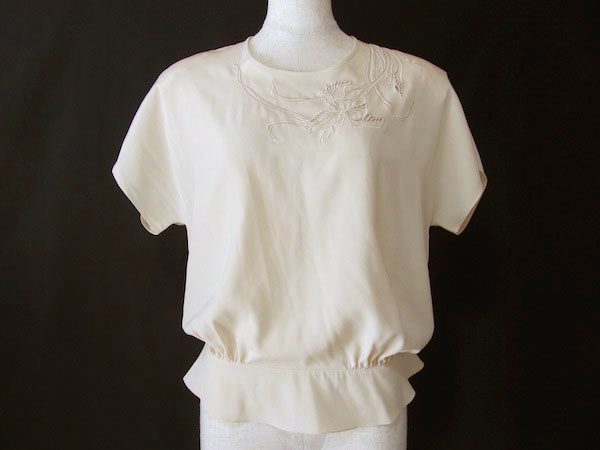 【インゲボルグ】上品な刺繍が施されたブラウスをお買取しました