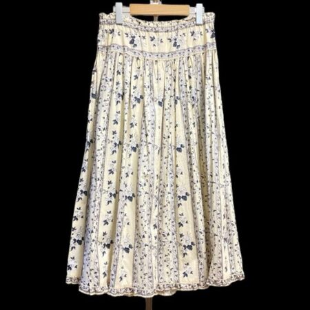 ワンダフルワールドのロングスカート（白×花柄）