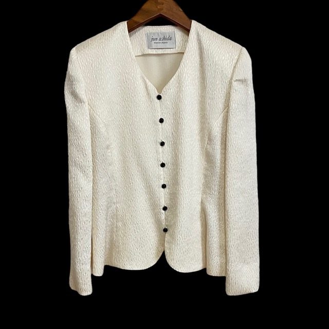 オンオフ問わず着用可☆ジュンアシダのノーカラージャケットをお買取