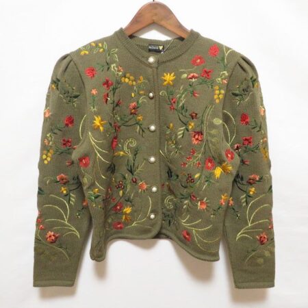 マックデイビッドのカーディガン（カーキ・花モチーフ）