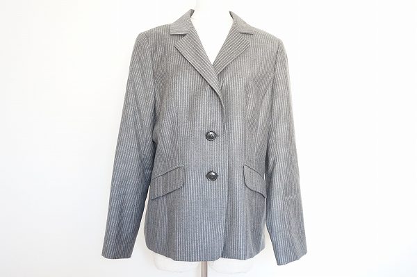 グレーで大人上品に！エルミダのストライプ柄ジャケットを買取しました