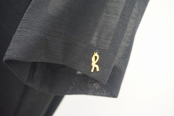 お買取したロベルタディカメリーノのセットアップの袖 お買取したロベルタディカメリーノのセットアップの袖