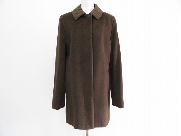 【アクアスキュータム】まるで絹のような手触りのコートをお買取