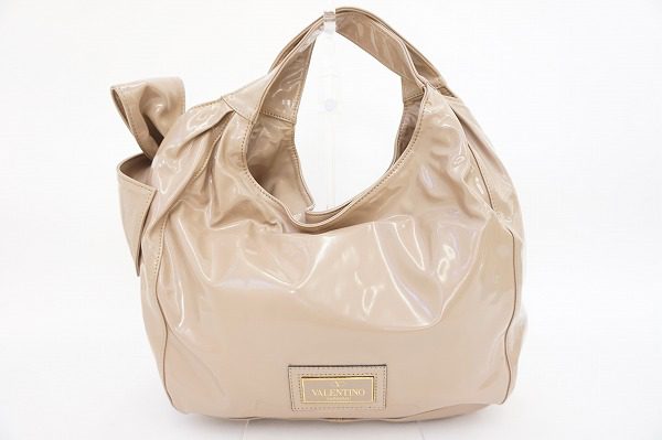 ツヤ感が素敵なヴァレンティノガラヴァーニのハンドバッグをお買取