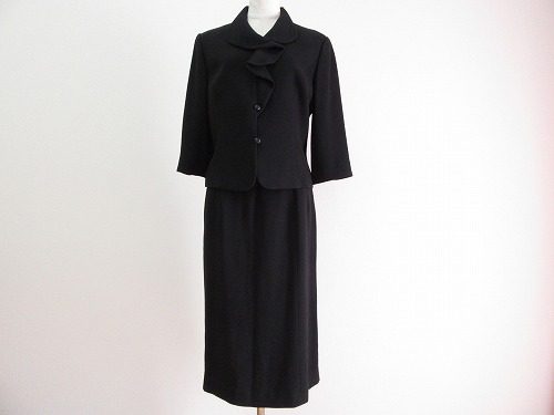 [お買取]ニナリッチ｜フォーマルな中に光る個性が魅力なセットアップ