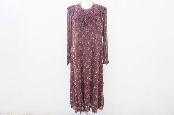 【アトリエまりこ】上品な赤が魅力的なワンピースをお買取しました