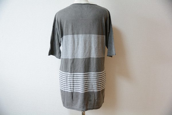 買取したネミカのストライプ柄トップスのバックデザイン 買取したネミカのストライプ柄トップスのバックデザイン