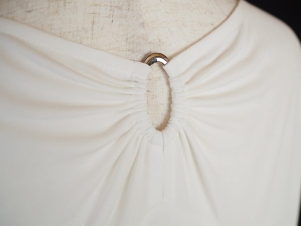 お買取したレリアンのカットソーの後ろ