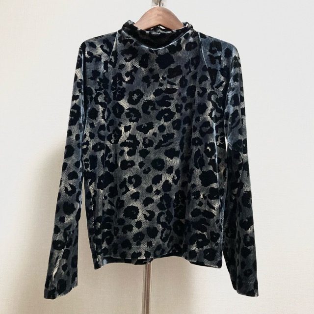 コーデのアクセントに！ヒロココシノのヒョウ柄ハイネックをお買取りしました