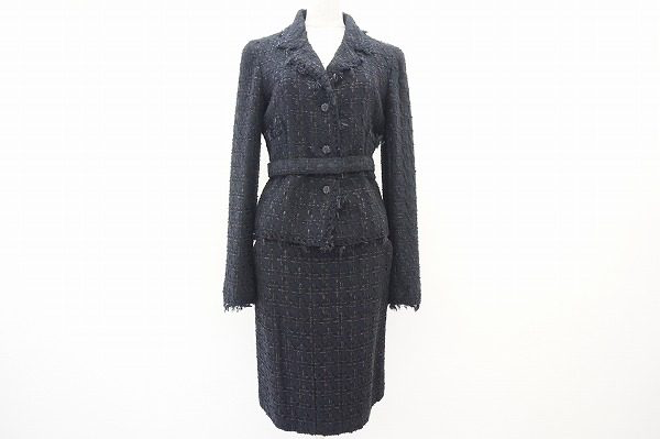 買取したシャネルのツイードスーツ