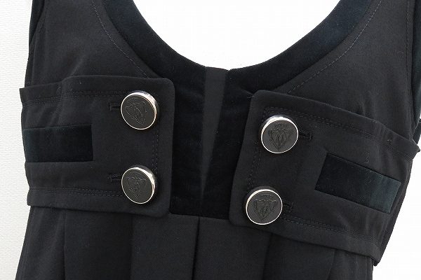 お買取したグッチのワンピースのボタン