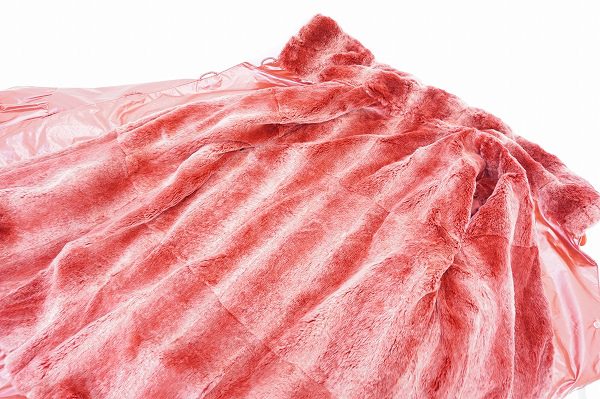 買取したエンバの朱色ハーフコートの裏地毛皮 買取したエンバの朱色ハーフコートの裏地毛皮