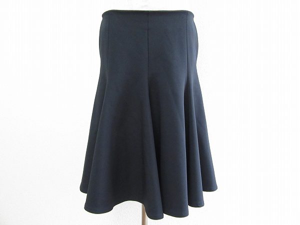 【アドーア】ヒラリとなびくシルエットが美しいフレアスカートをお買取