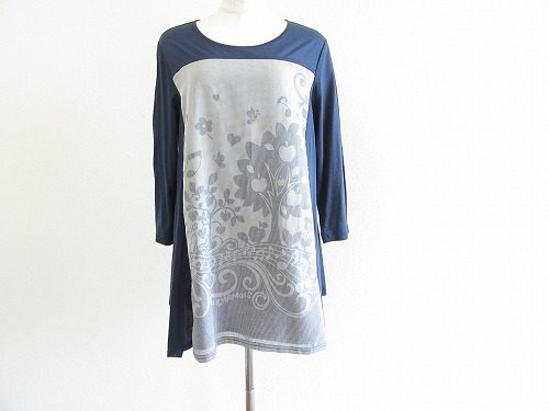 胸元のりんご柄がお洒落なシャミーのチュニックをお買取りしました