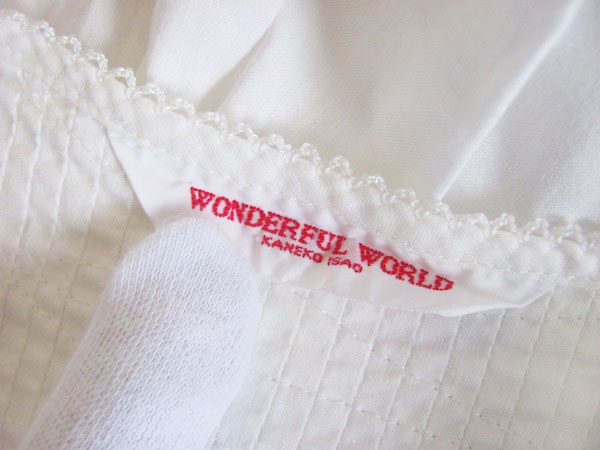 買取したワンダフルワールドの白ブラウスのタグ 買取したワンダフルワールドの白ブラウスのタグ