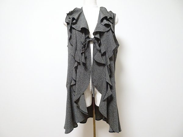 シセンドウのたっぷりフリルのジレをお買取 シセンドウのたっぷりフリルのジレをお買取