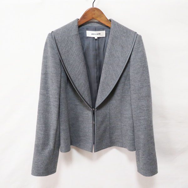 グレーの色合いが上品なピエールカルダンのジャケットをお買取