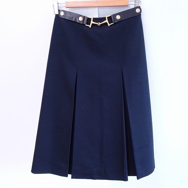 【セリーヌ】陰影が美しいボックスプリーツのスカートをお買取