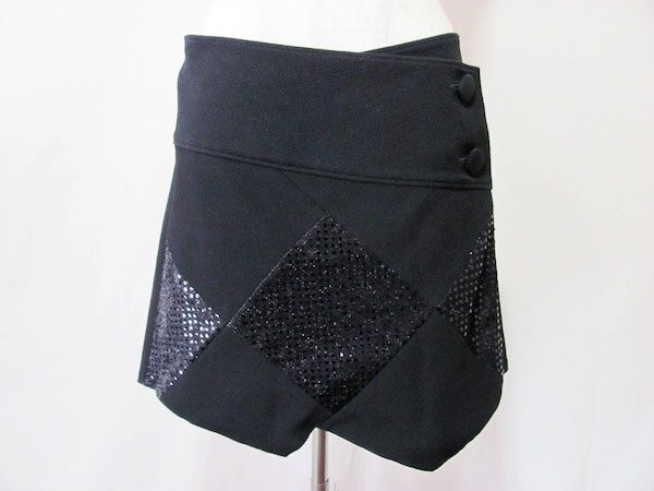 模様が素敵なヒトシタムラのミニスカートをお買取りしました