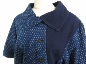 久留米絣の素朴な美しさが魅力のギエモンのブラウスの買取品です