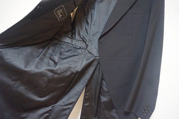 エイコクヤの買取商品モーニングスーツのジャケットのご紹介