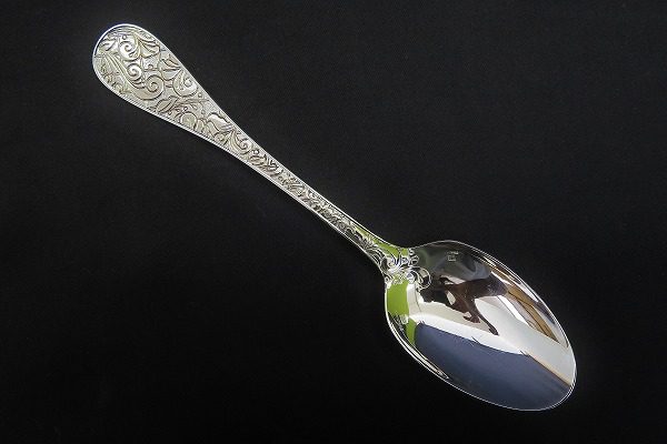 食卓に花を添えるクリストフルのジャルダンエデンのスプーン｜買取品紹介