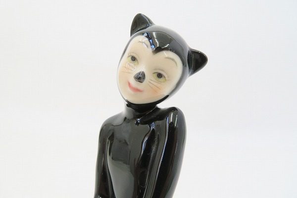 キャットウーマンにドキッ☆ロイヤルコペンハーゲンフィギュリン買取品