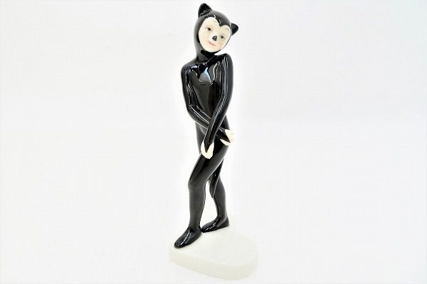 ロイヤルコペンハーゲンの表情が可愛らしいキャットウーマンフィギュリンの買取品