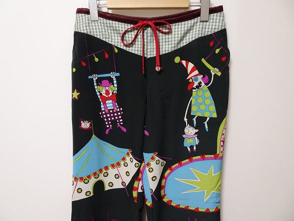 ユニークなモチーフに目を奪われる、アルベロベロのパンツを買い取り