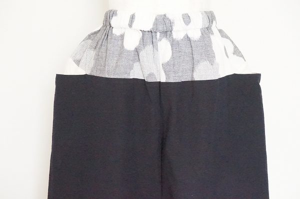 帯に見立てた切り替えがユニークなソウソウの現代風もんぺの買取品