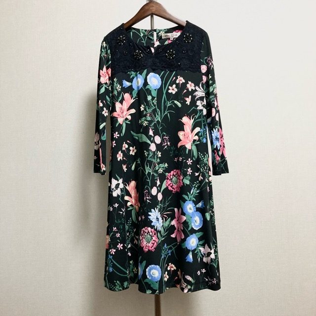 大人っぽい花柄でコーデの主役に！スーパービューティーのワンピースをお買取