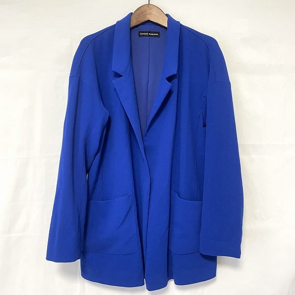 青色が上品なヒロココシノのジャケットをお買取りをしました