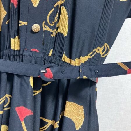 買取したインゲボルグのタッセル柄ワンピースのウエストベルト部分 買取したインゲボルグのタッセル柄ワンピースのウエストベルト部分