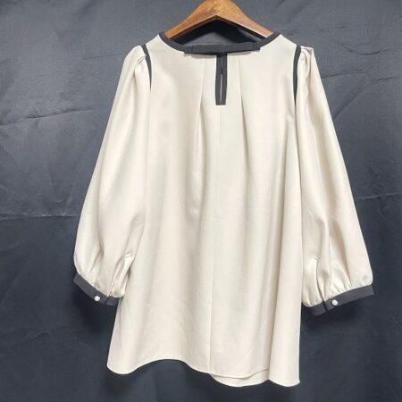 買取したローズティアラのチュニックのバックデザイン 買取したローズティアラのチュニックのバックデザイン