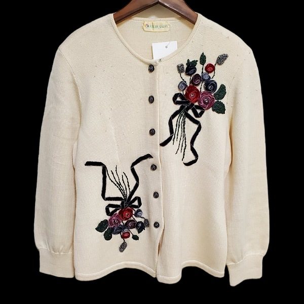 花束がお洒落なアトリエサガンのジャケットをお買取りしました
