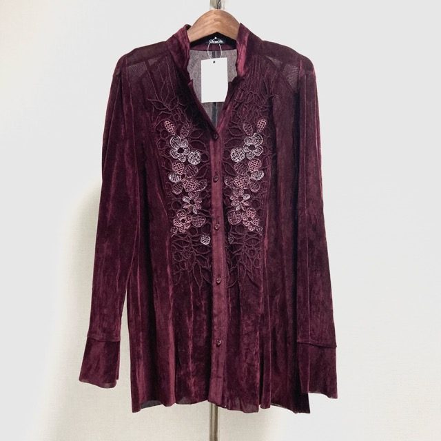 紫色がお洒落で上品なシャミーのブラウスをお買取りしました