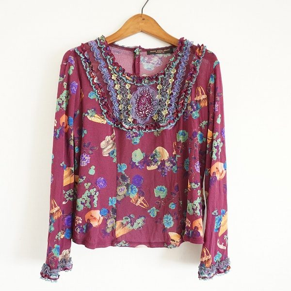 全体の花柄が可愛らしいノンノンドールのカットソーをお買取