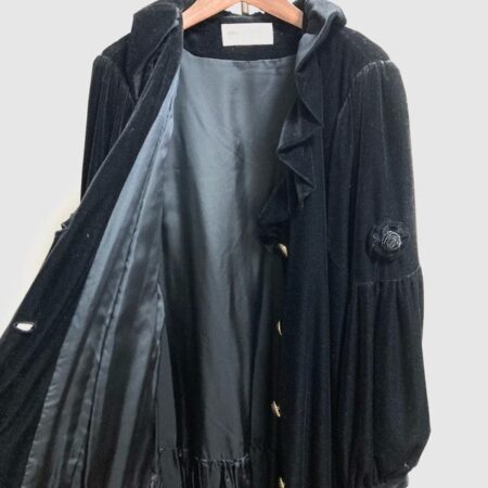 買取したノンノンドールのベロア調のコートの裏地