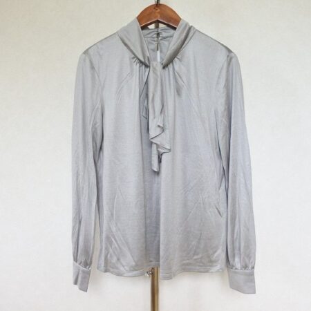 買取したレリアンのライトグレーカラーリボン付きのカットソー 買取したレリアンのライトグレーカラーリボン付きのカットソー