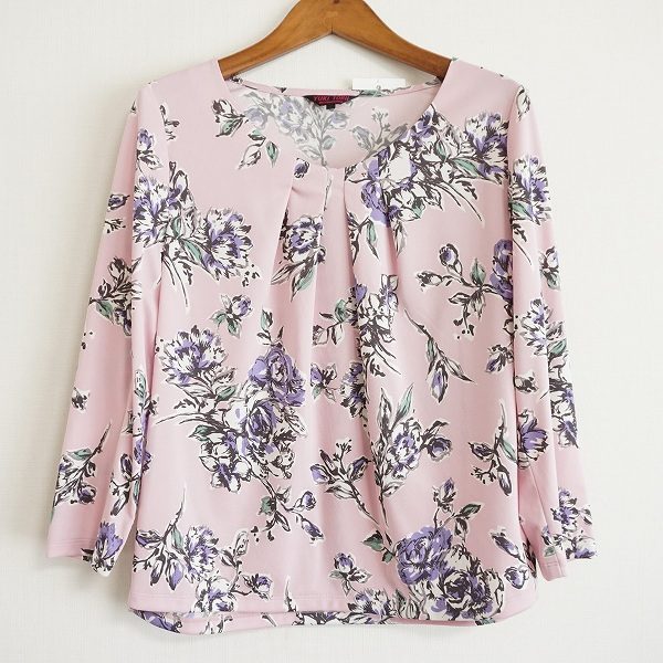 花柄とピンクが女性らしいユキトリイのカットソーをお買取