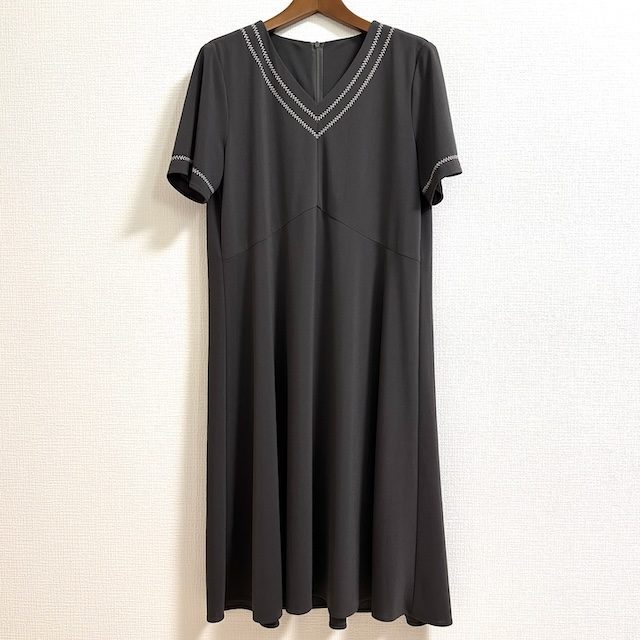 シンプルなラインがおしゃれな女性にぴったり！レリアンの半袖ワンピースをお買取