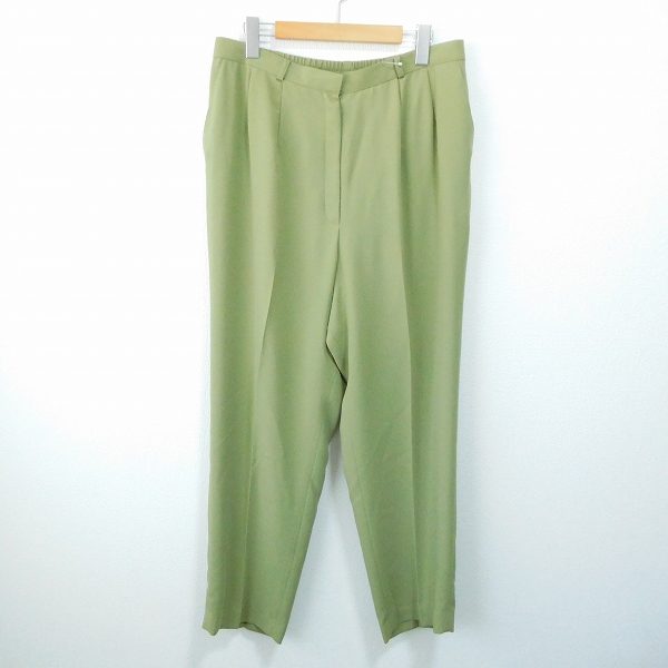 淡い黄緑が魅力的なフィットミーモアのパンツをお買取りしました