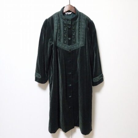 買取したバラ色の暮しのベロア素材ワンピース