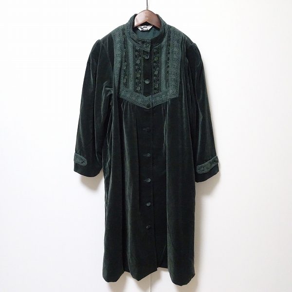 ベロア素材でシックなデザインのバラ色の暮しのワンピースをお買取